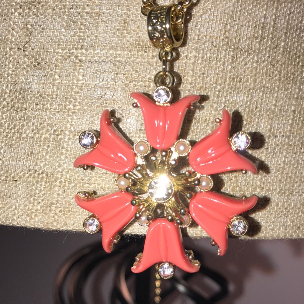 2028 Pendant